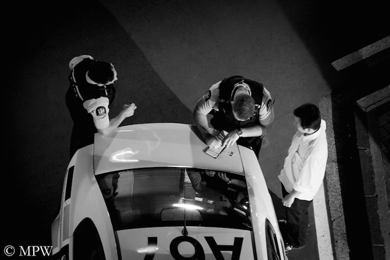 Auckland City street photo, Queent St, black and white
